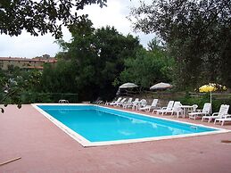 Belvilla by OYO Holiday Home in Pacaino With Pool