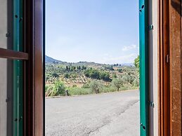 Farmhouse Abode With Pool and Tuscan Charm