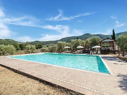 Farmhouse Abode With Pool and Tuscan Charm