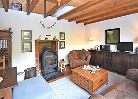 Vintage Holiday Home With Private Terrace