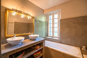 Stone House St Denis With Pool & Views