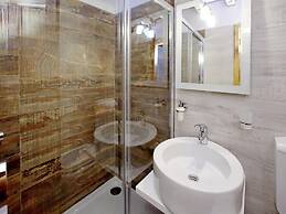 Lovely Holiday Home in Starigrad