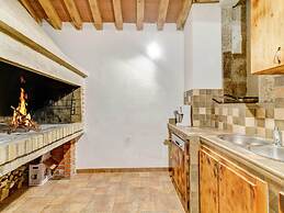 Lovely Holiday Home in Starigrad