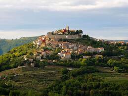 Gorgeous Villa With Pool and Terrace Surrounded by Nature