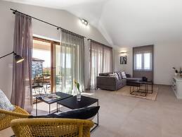 Gorgeous Villa With Pool and Terrace Surrounded by Nature