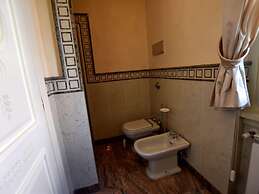 Luxurious Villa in Lombardy with Garden & Hot Tub