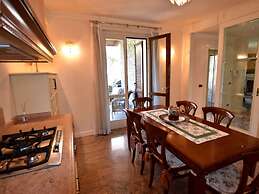 Luxurious Villa in Lombardy with Garden & Hot Tub