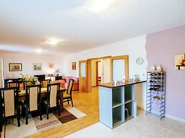 Private Estate With 2 Infinity Pools