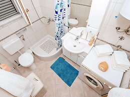 Private Estate With 2 Infinity Pools