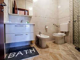 Private Estate With 2 Infinity Pools