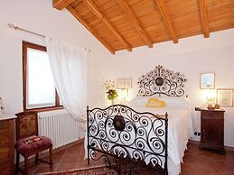 Belvilla by OYO Cozy Holiday Home With Pool