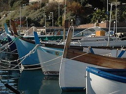 Belvilla by OYO Cozy Holiday Home With Pool