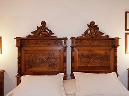 Belvilla by OYO Cozy Holiday Home With Pool