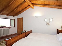 Belvilla by OYO Cozy Holiday Home With Pool