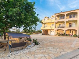 Beautiful Villa in Lisicic With Private Pool