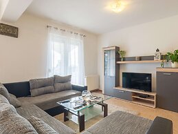 Beautiful Villa in Lisicic With Private Pool