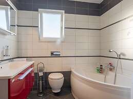 Beautiful Villa in Lisicic With Private Pool