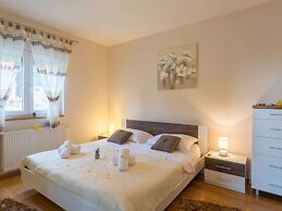 Beautiful Villa in Lisicic With Private Pool