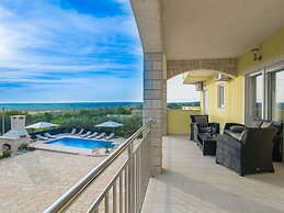 Beautiful Villa in Lisicic With Private Pool