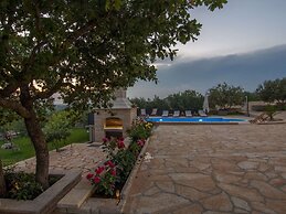 Beautiful Villa in Lisicic With Private Pool