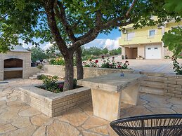 Beautiful Villa in Lisicic With Private Pool