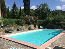 Rustic Comfort With Modern Touch