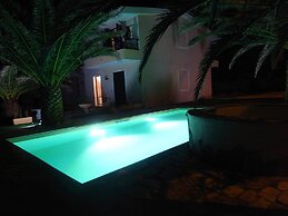 Residence With Pool, Near the Beach and Coastal Town of La Ciacca
