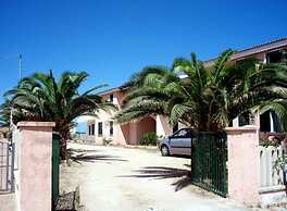 Residence With Pool, Near the Beach and Coastal Town of La Ciacca