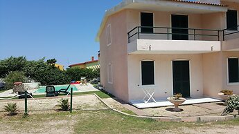 Residence With Pool, Near the Beach and Coastal Town of La Ciacca