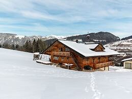 Villa on a Courtyard Near the ski Area in Salzburg