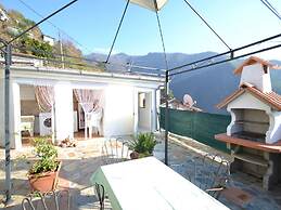 Belvilla by OYO Mazzei in Collina