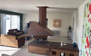 Modern Villa With Pool in Brives