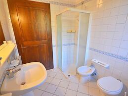 Flat With Swimming Pool and air Conditioning