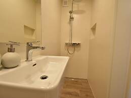 Spacious and Comfortable Apartment, Outside the Historical Centre of S