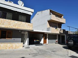 Spacious and Comfortable Apartment, Outside the Historical Centre of S