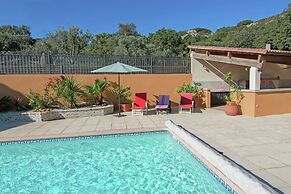 Villa in Ledenon With Private Pool