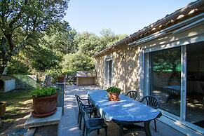 Villa in Ledenon With Private Pool