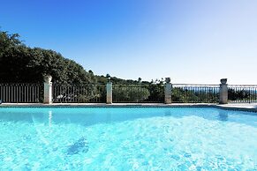 Villa in Ledenon With Private Pool