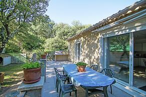 Villa in Ledenon With Private Pool