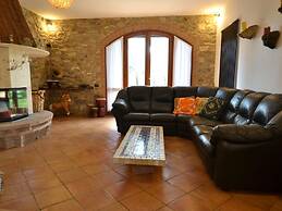 Charming Villa in Suvereto with Hot Tub