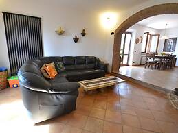 Charming Villa in Suvereto with Hot Tub
