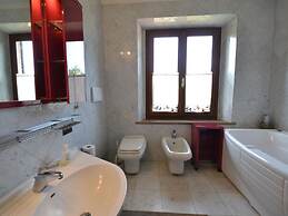 Charming Villa in Suvereto with Hot Tub