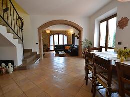 Charming Villa in Suvereto with Hot Tub
