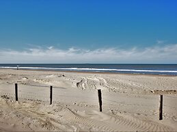 Beautiful Holiday Home in Katwijk aan Zee Near Sea