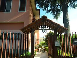 Belvilla by OYO Casa Rosada