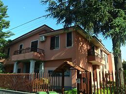 Belvilla by OYO Casa Rosada