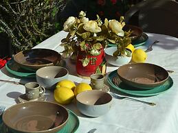 Belvilla by OYO Casa Rosada