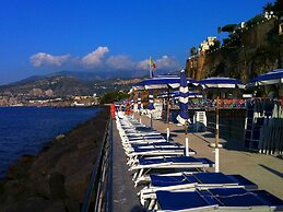 Belvilla by OYO Casa Rosada