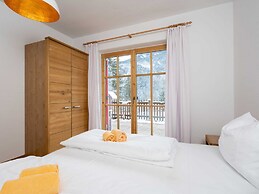 Quaint Chalet in Wald im Pinzgau with Garden near Ski Slopes
