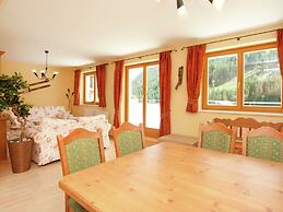 Chalet Apartment in Saalbach-hinterglemm